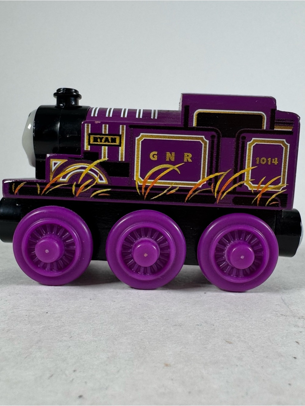 Thomas And Friends Dynamite Ryan Train Car Purple Black Wooden Plastic 3" GGH26 - Picture 3 of 9